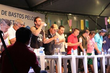 Foto - 60ª Festa do Ovo - Comedor e Comedora de Ovos