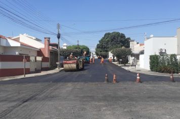 Nova etapa do recapeamento asfáltico chega a mais três bairros da cidade