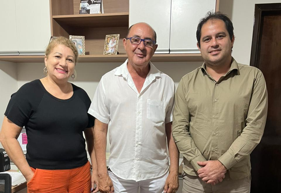 SAÚDE REALIZA IMPORTANTE REUNIÃO